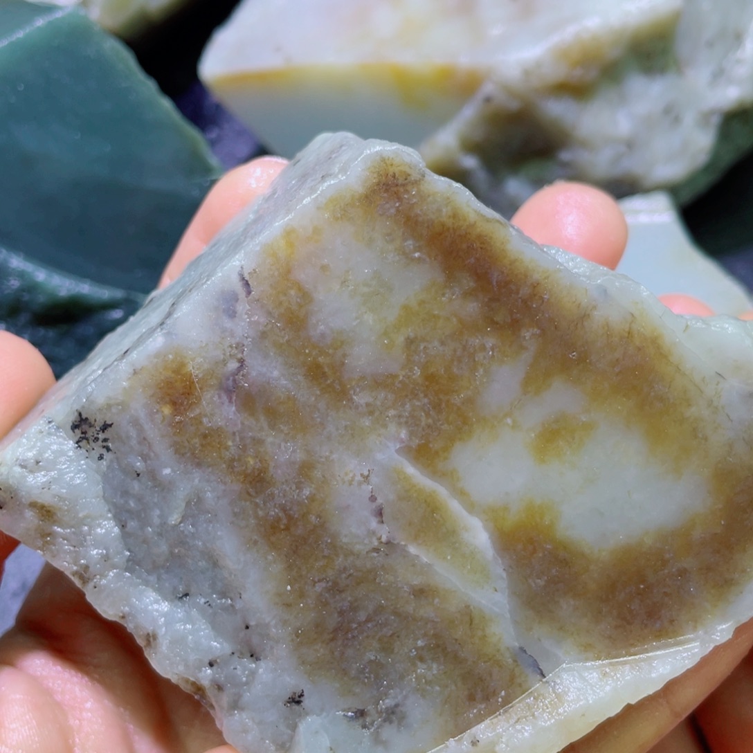 和田玉未镶嵌珠宝半成品