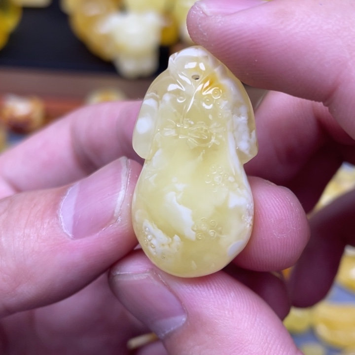 未镶嵌蜜蜡珠宝奇石