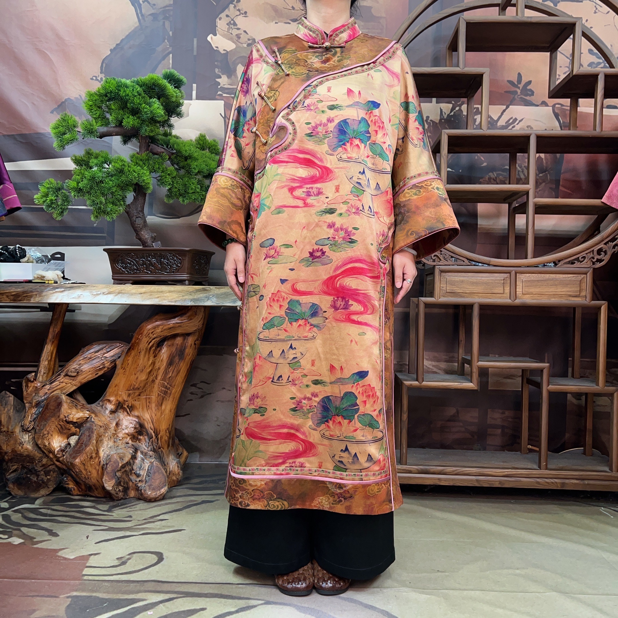 60姆米香槟色荷塘月色如意袍子100桑蚕丝款香云纱