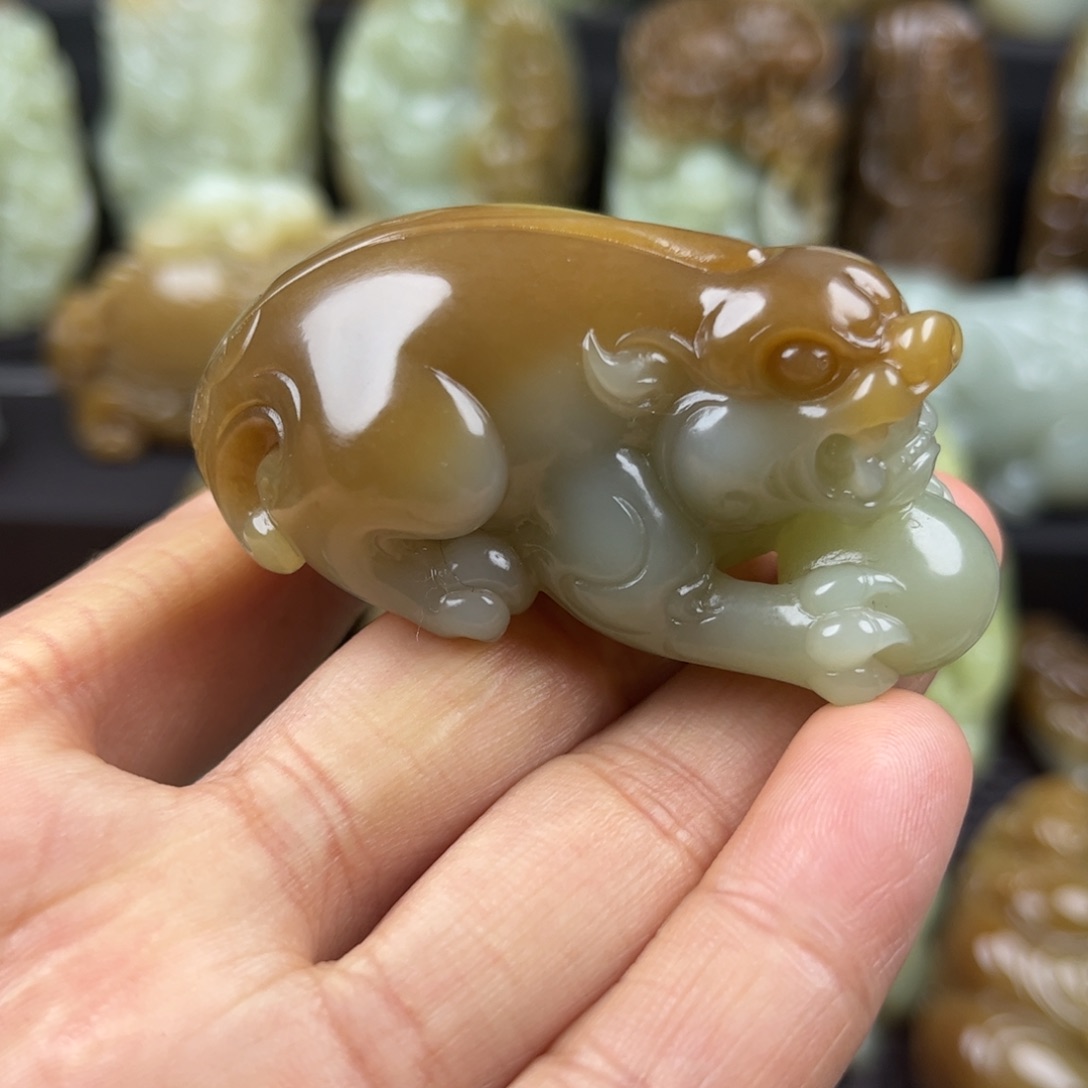 陈***榔和田玉未镶嵌把件