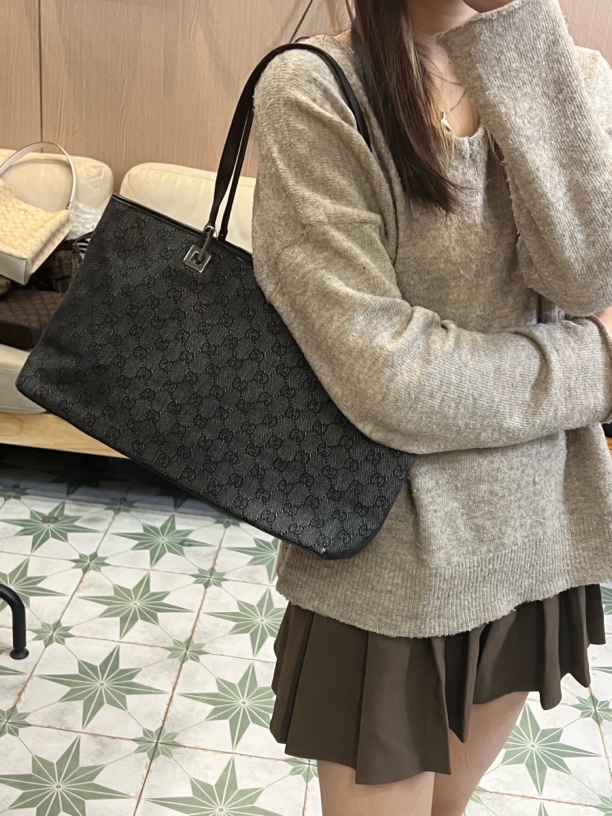 95新 GUCCI/古驰 H876黑色简约时尚单肩包复古帆布托特包休闲百搭