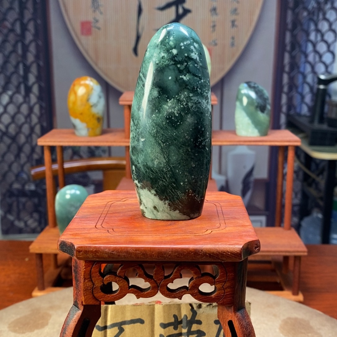 用***0玉岫岩精品原石摆件