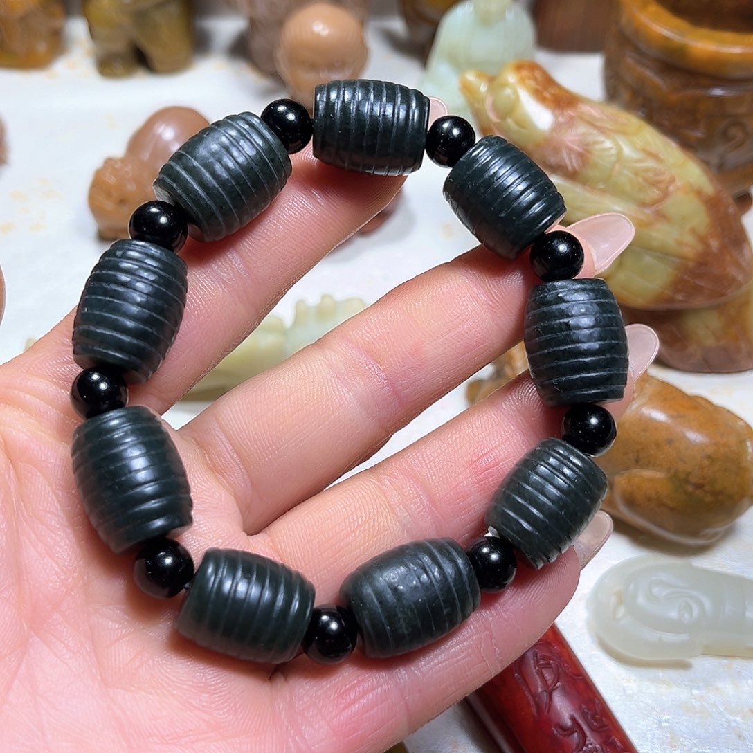 白玉菩提吊坠白玉菩提吊坠