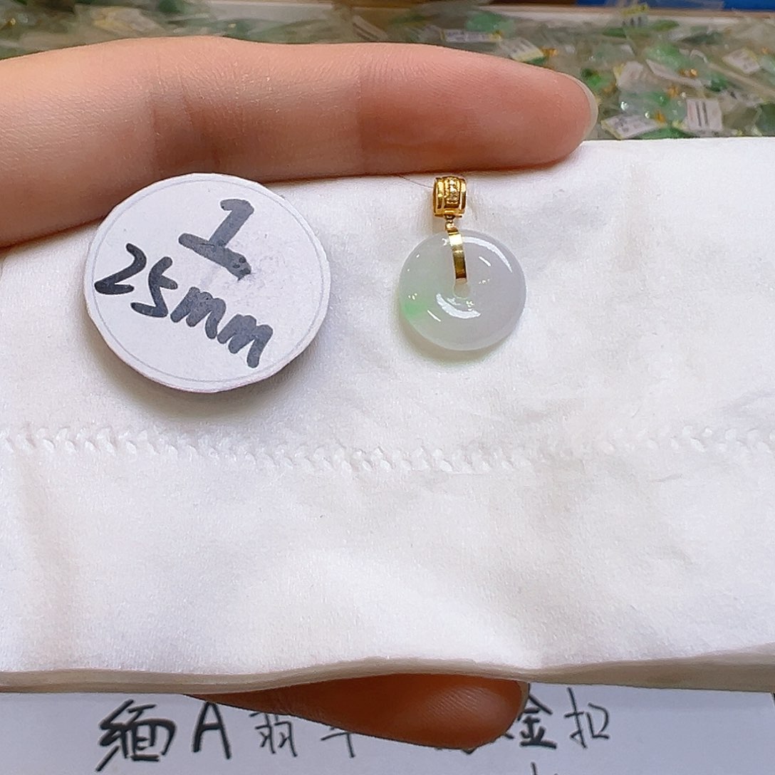 翡翠颈饰18K金镶嵌翡翠