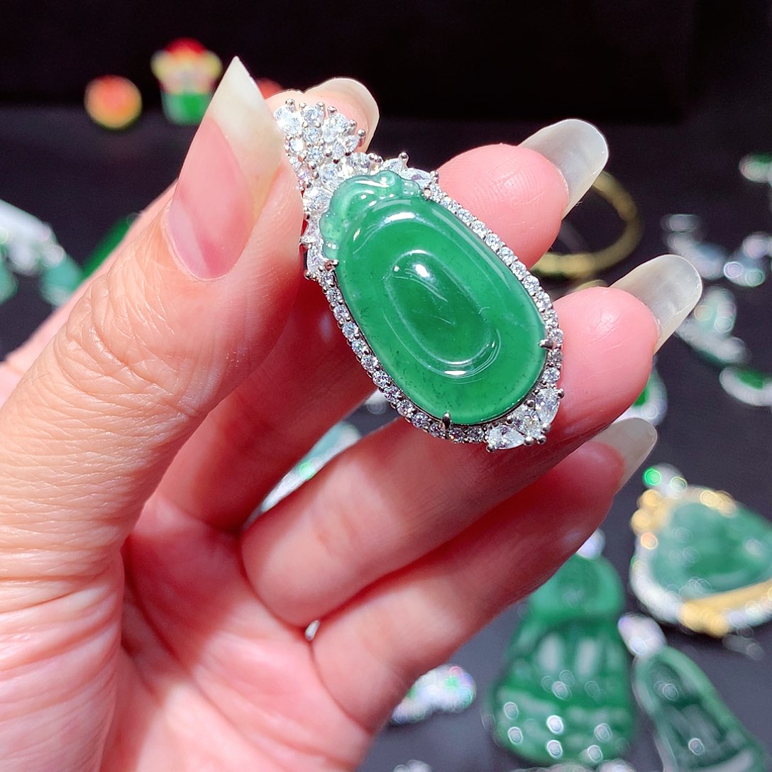 【闪购商品】翡翠吊坠(不含链)未镶嵌