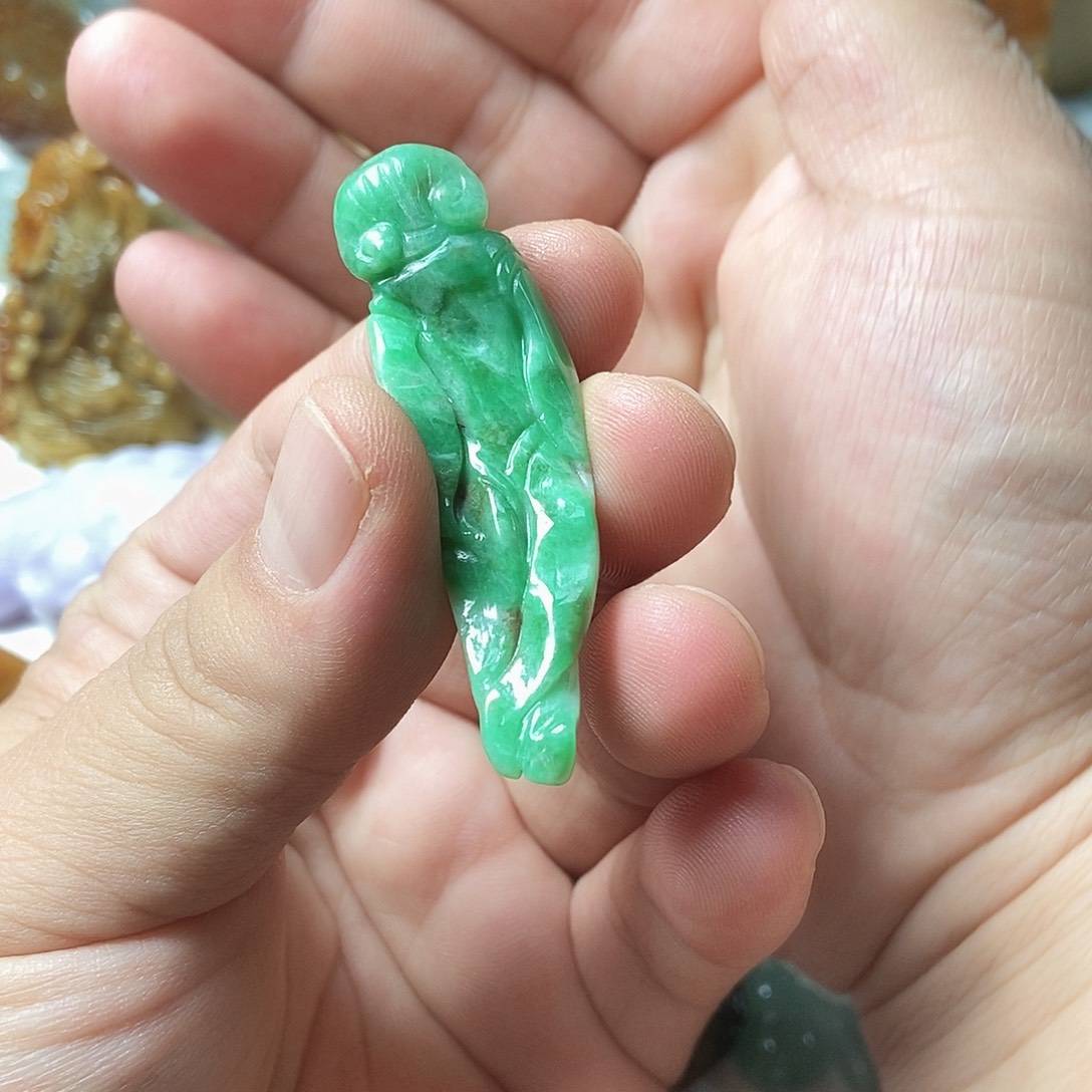 翡翠未镶嵌颈饰阳绿人参如意