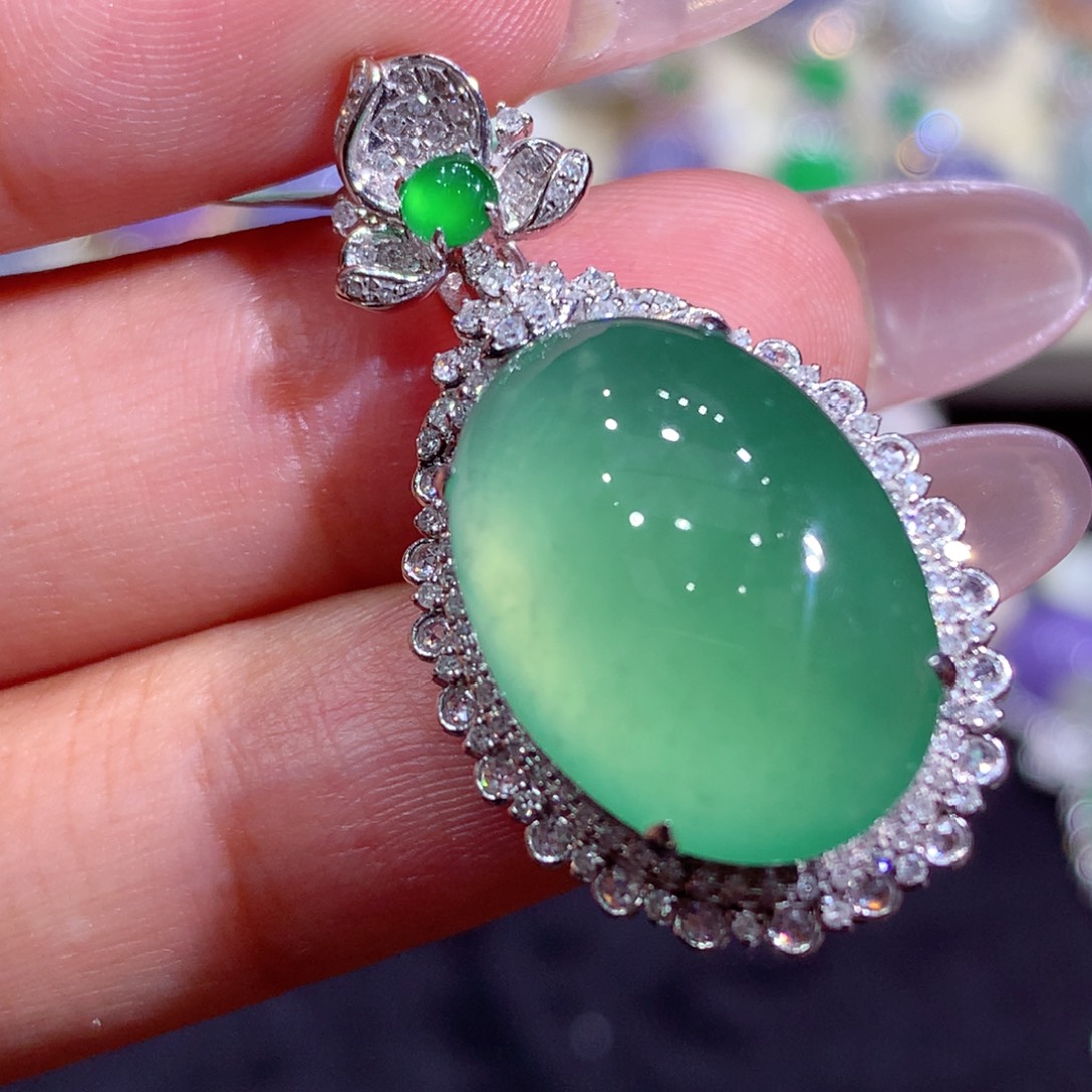 吊坠(不含链)18K金镶嵌翡翠