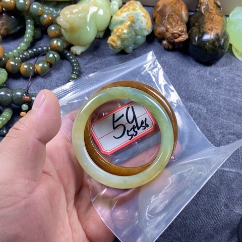 未镶嵌蛇纹石玉手链