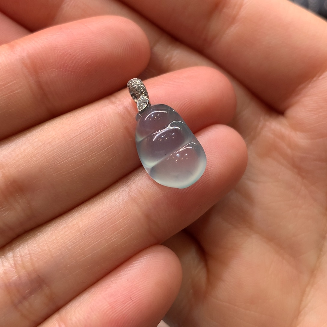 翡翠颈饰18K金镶嵌吊坠