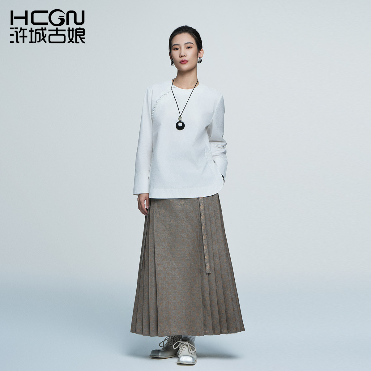 浒城古娘2025新款绵羊毛中式半裙长款百搭A字雅琪马面裙GDC71635