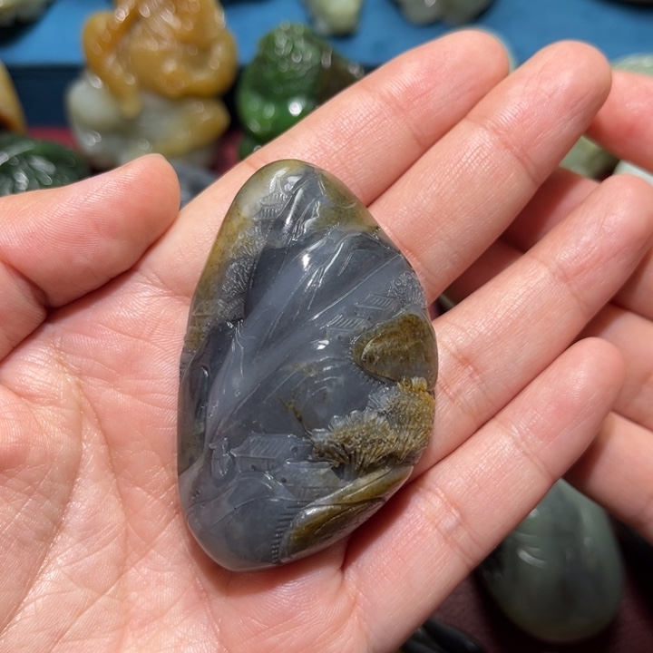 和田玉把件未镶嵌何**地