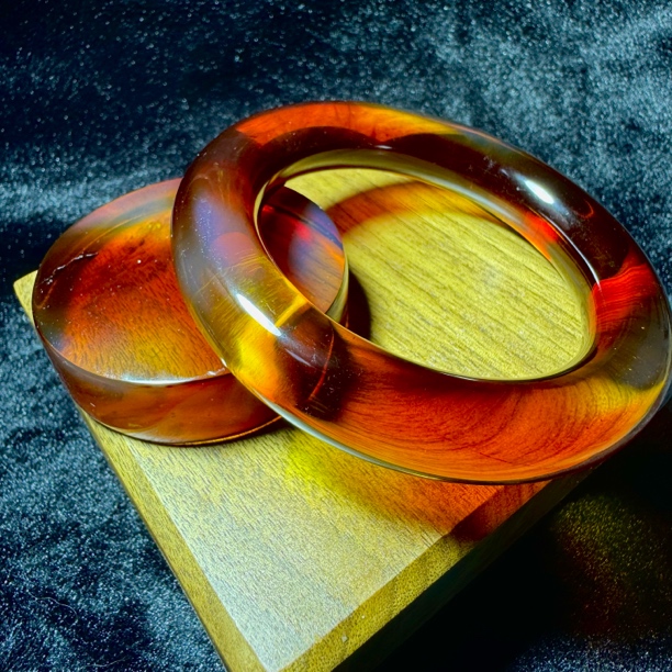 收藏级墨西哥红蓝珀宽条手镯