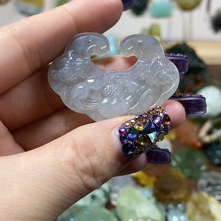 蛇纹石玉吊坠未镶嵌