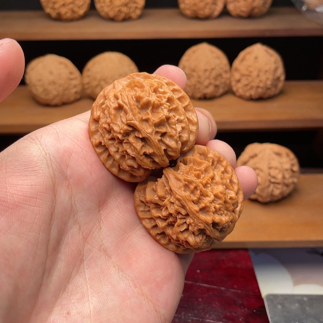 文玩核桃把件陕****禄41毕业红皮苹果园