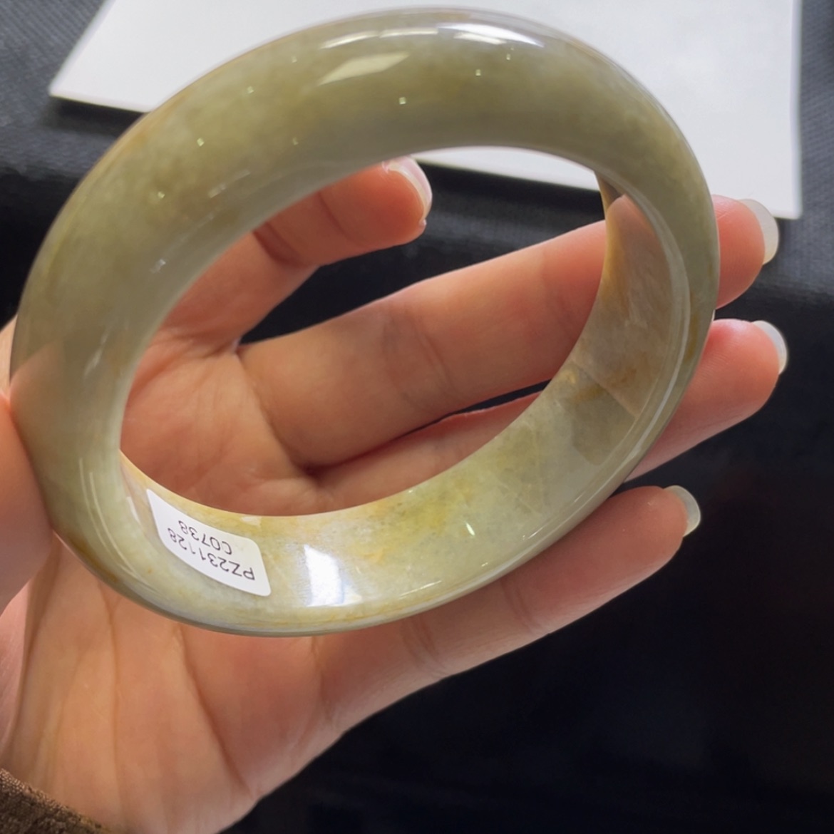 【闪购商品】翡翠颈饰未镶嵌黄翡手镯