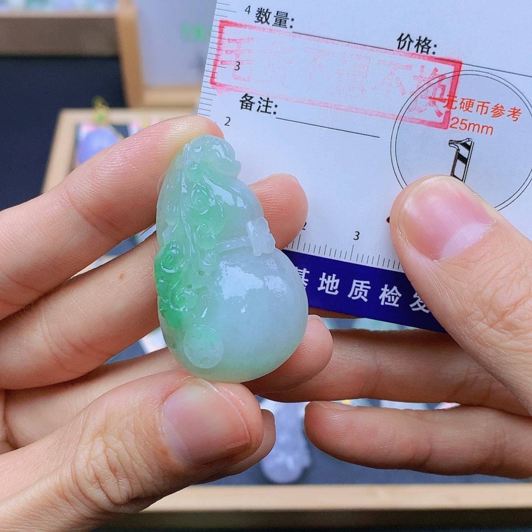 翡翠未镶嵌颈饰翡翠