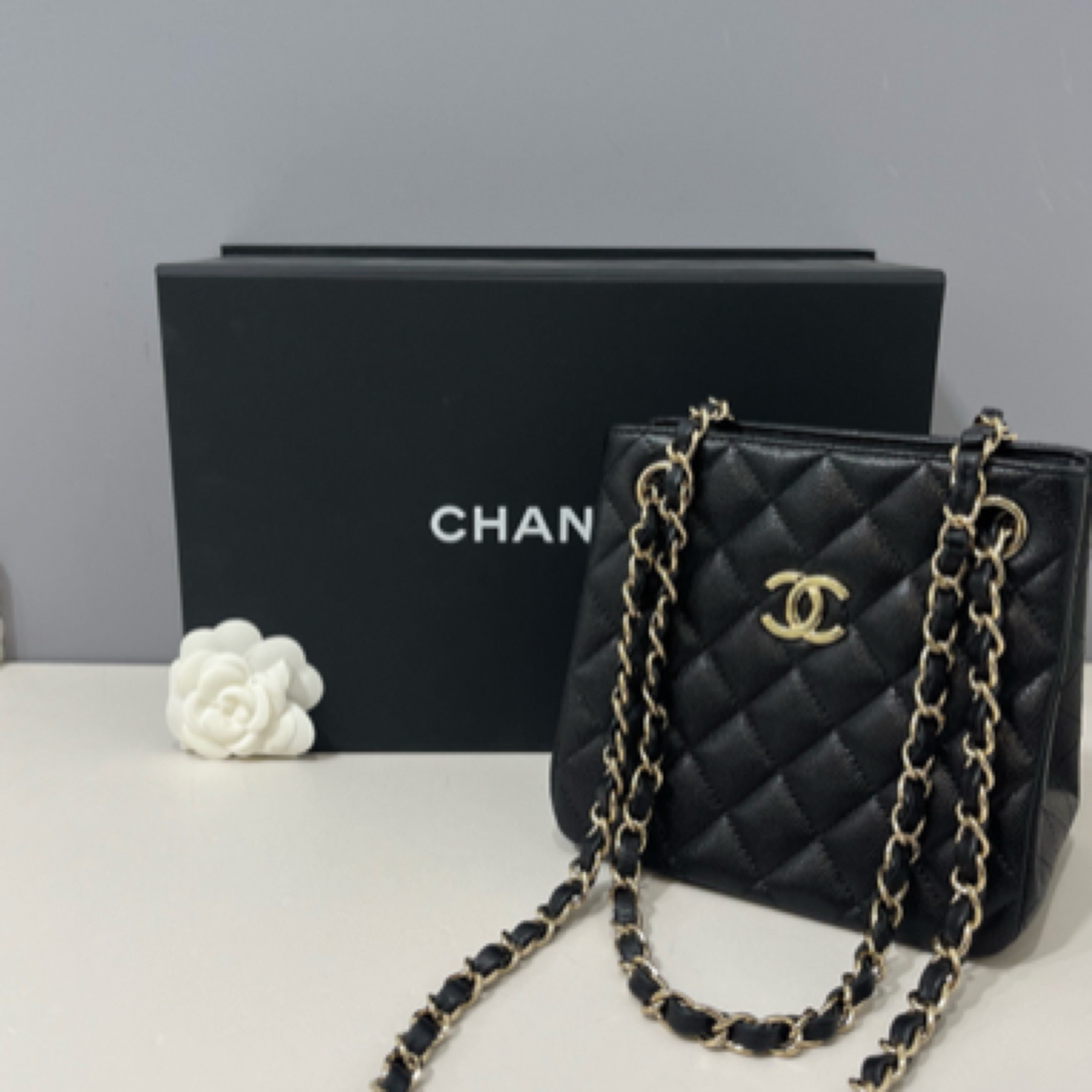 99新 Chanel/香奈儿 24c黑金荔枝皮mini tote 芯片款