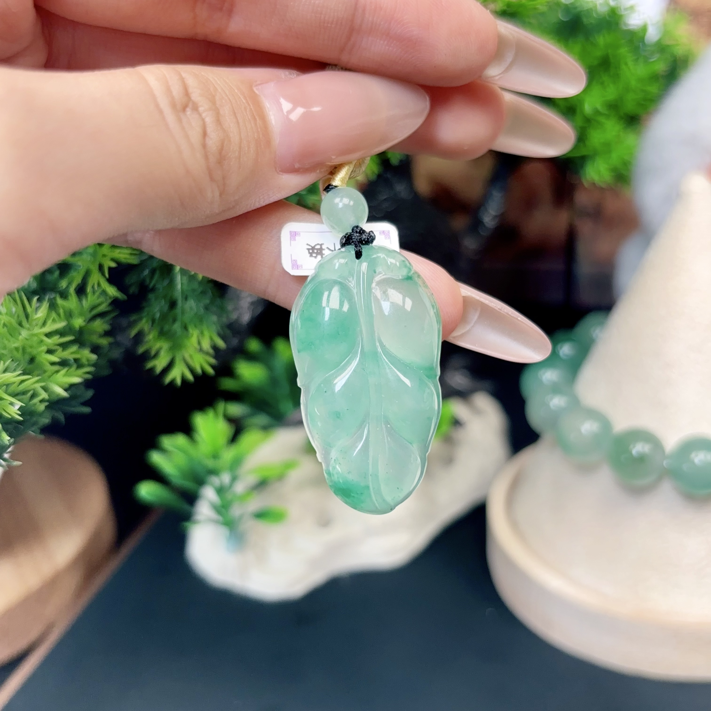 纯天然A货非洲翠阳绿底绿飘花金枝玉叶叶子吊坠
