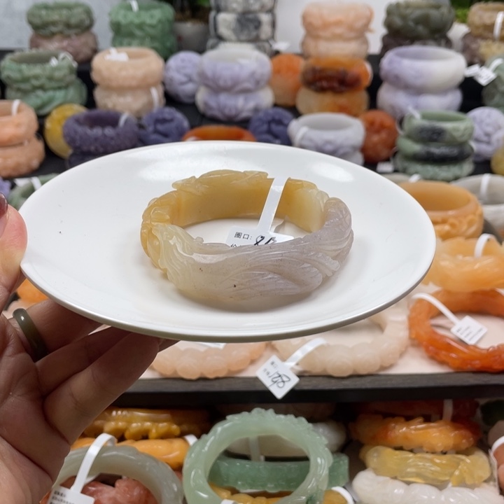 石英质玉未镶嵌手镯