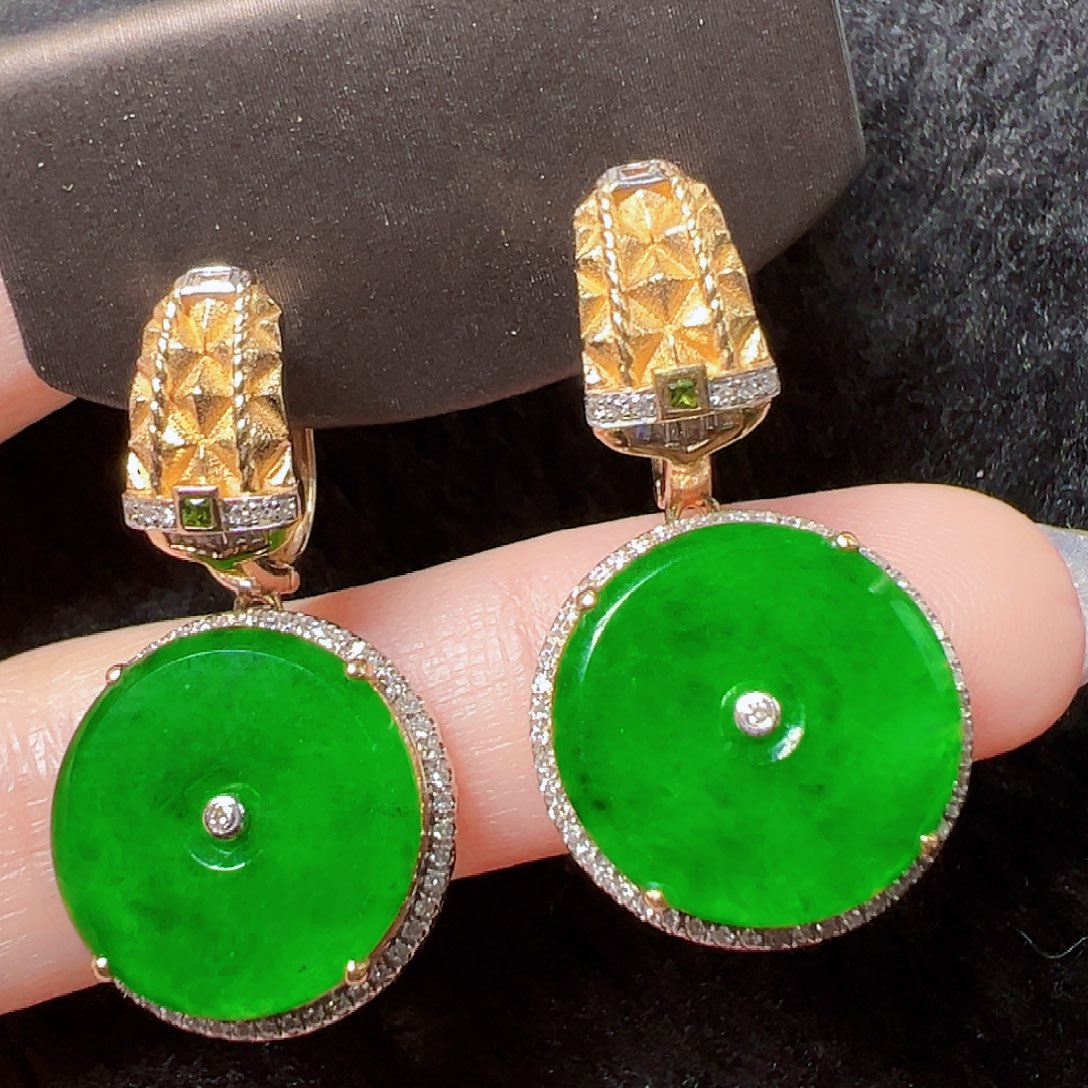 翡翠耳饰18K金镶嵌签收后24小时鉴赏期，过时不退