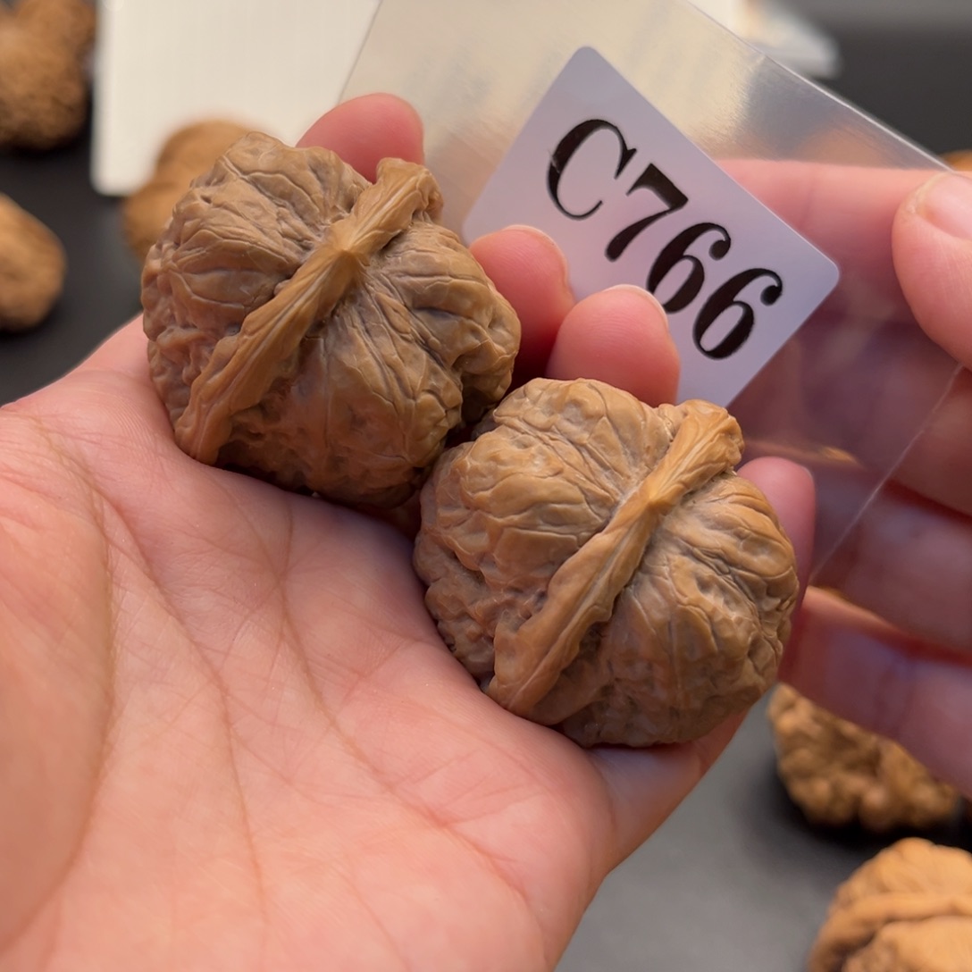 l***e桃核把件蛙蛙福利40