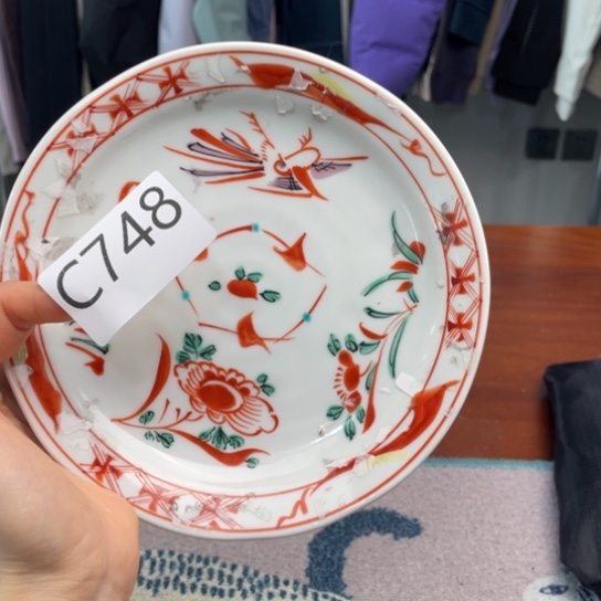 瓷片釆***下灰色围巾。。。。。。。。。。。。。。。