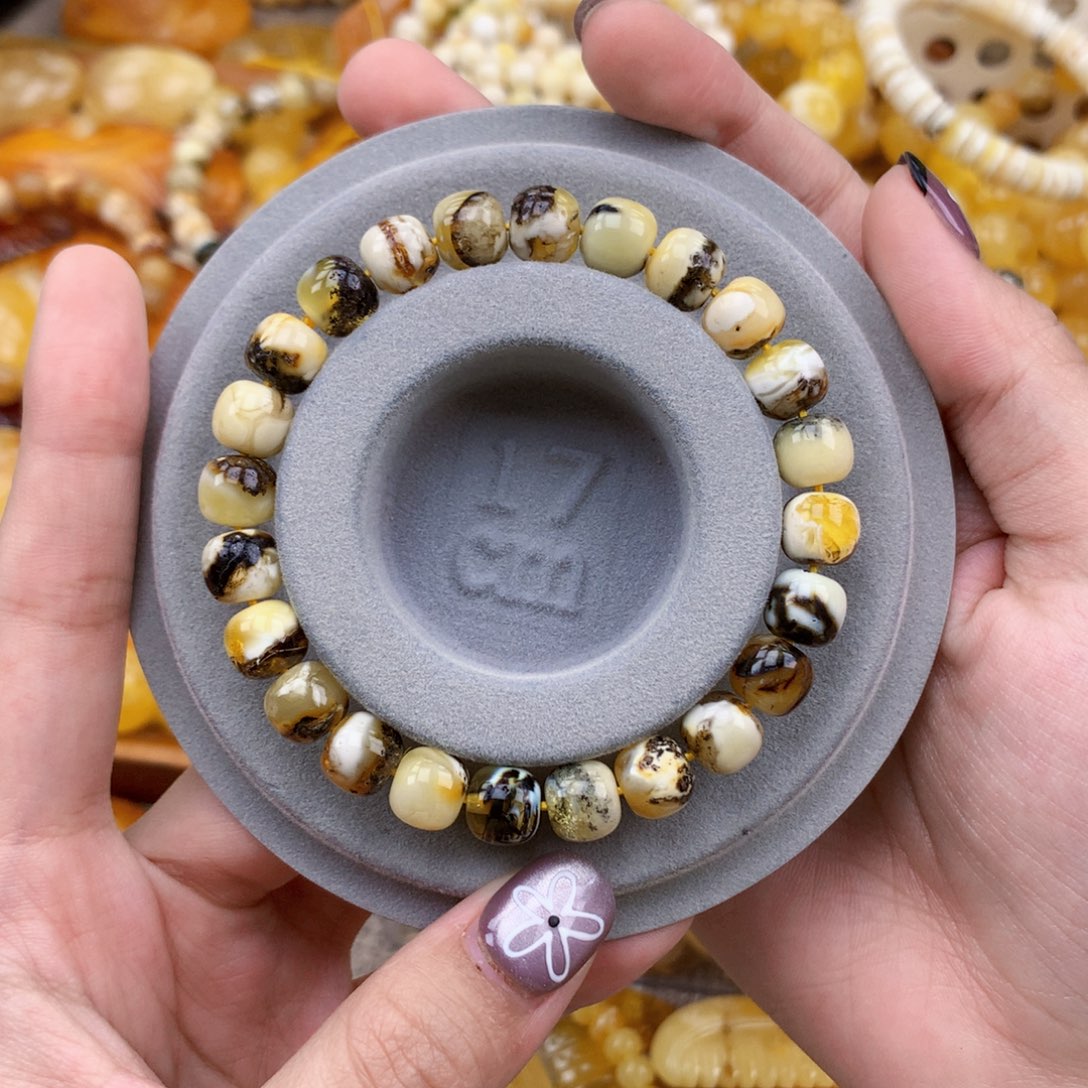 蜜蜡未镶嵌珠宝奇石8.5