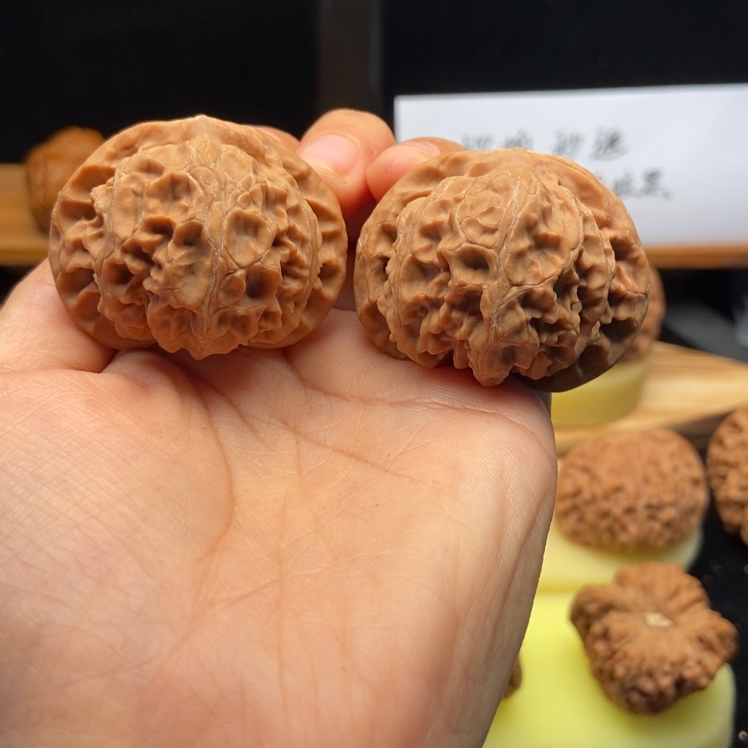 爱***胖文玩核桃吊坠42宫灯