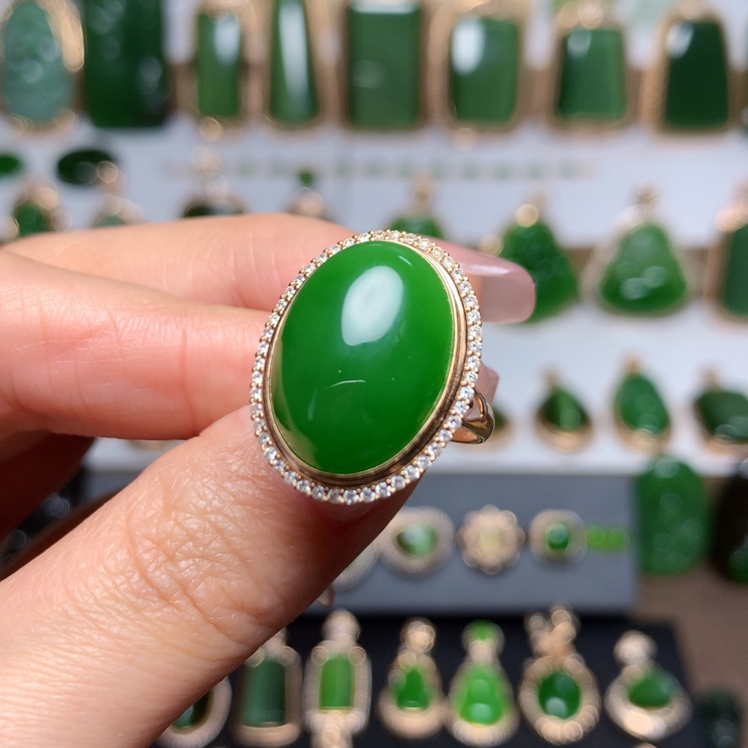 和田玉（碧玉）戒指18K金镶嵌