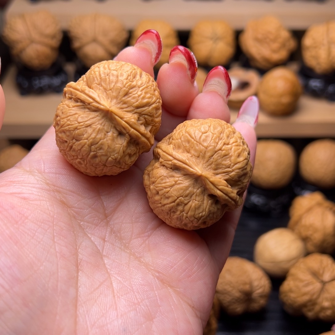 文玩核桃吊坠4z------37尺