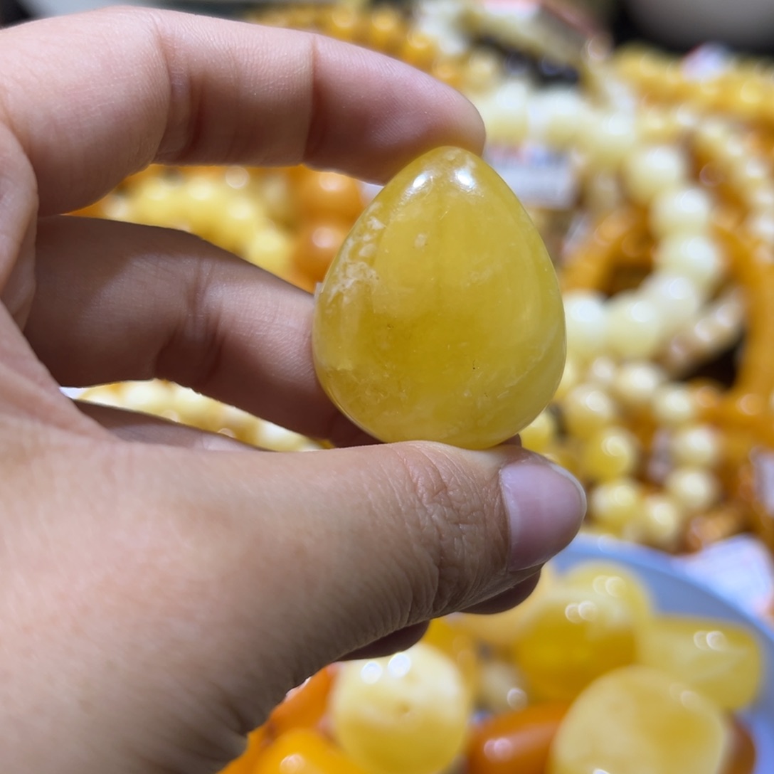 琥珀珠宝奇石未镶嵌