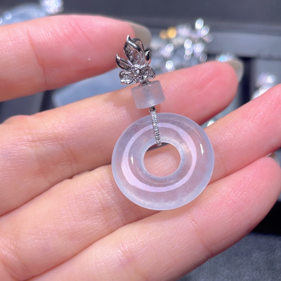 颈饰18K金镶嵌翡翠翡翠