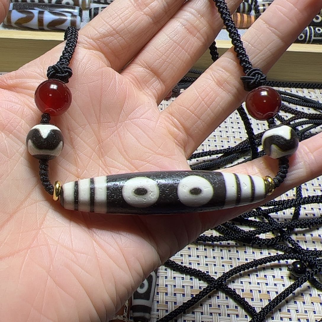 用***刚玛瑙/玉髓未镶嵌颈饰