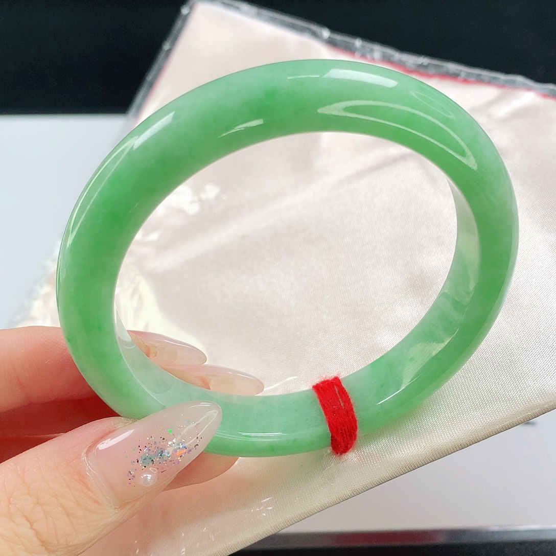 翡翠手镯未镶嵌148翡翠