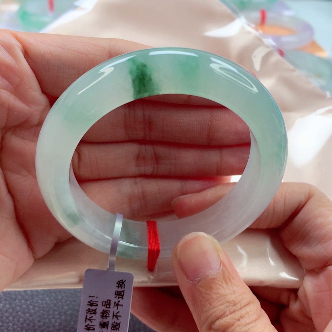 翡翠手镯未镶嵌l*i小万战斗机A