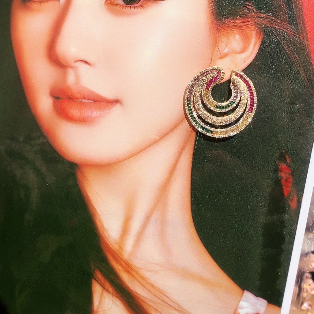 【闪购商品】纯铜925银锆石.****）