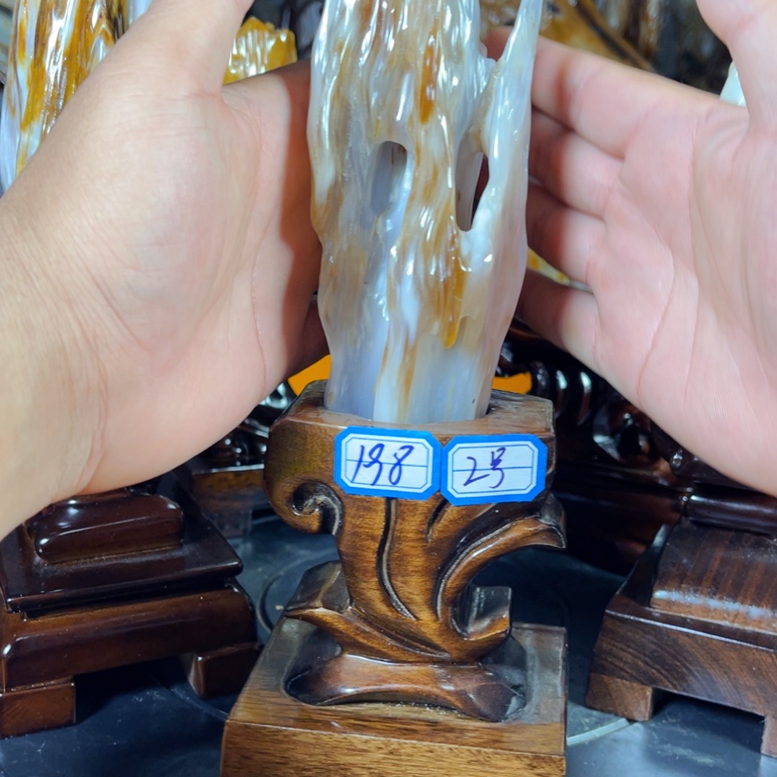 硅化玉未镶嵌珠宝奇石