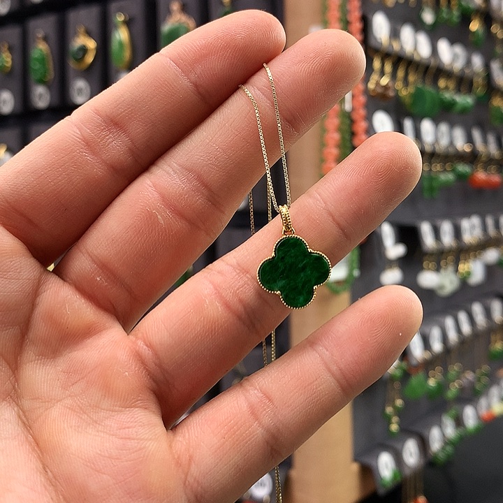翡翠颈饰18K金镶嵌吊坠