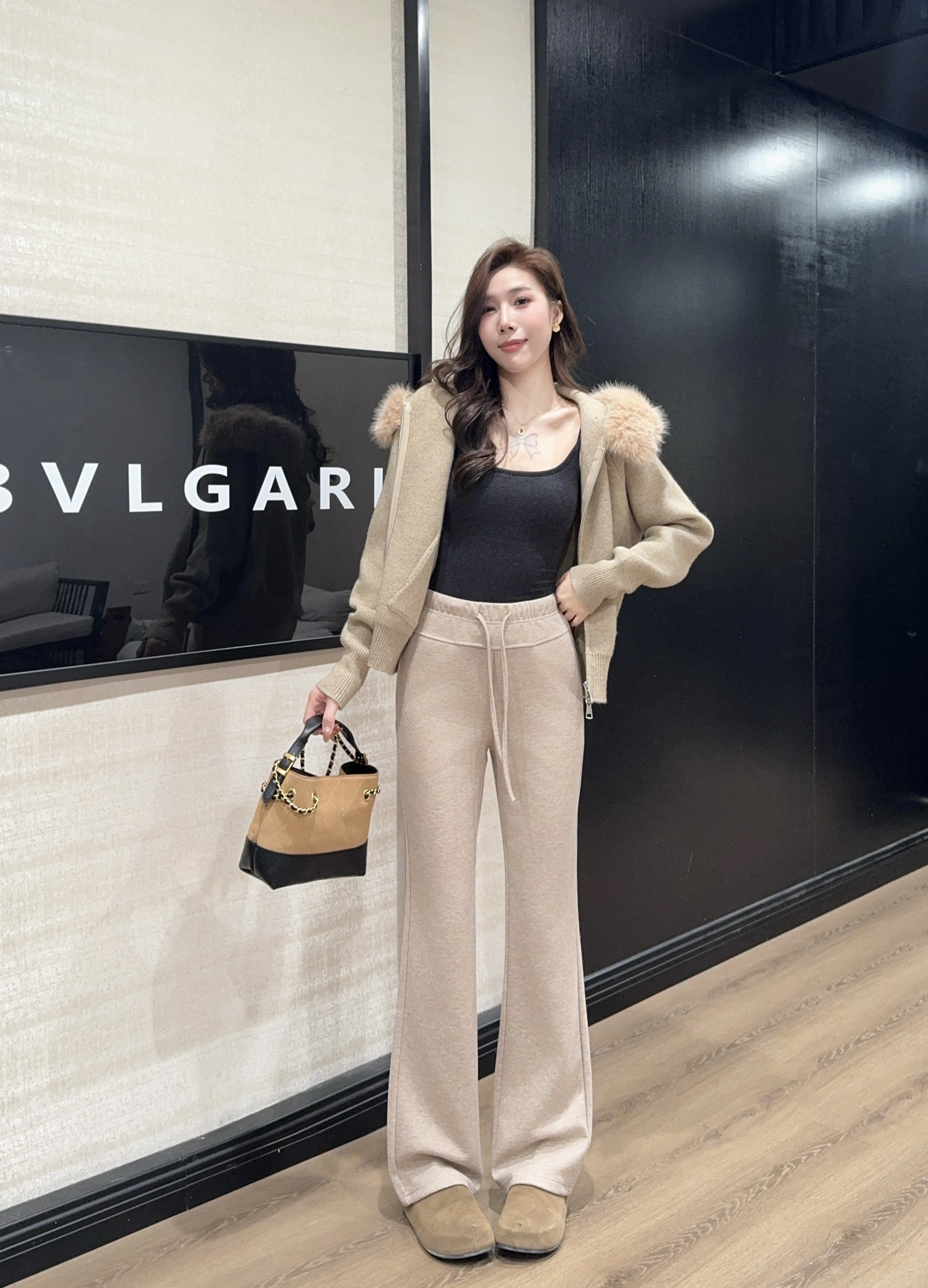 2025秋冬新款直筒微喇裤子女休闲百搭显瘦长裤