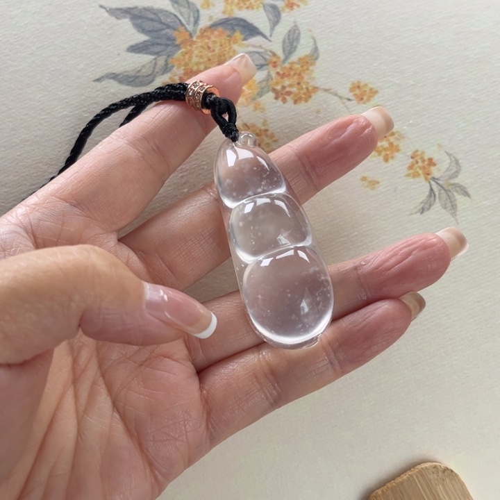 ****果石英质玉未镶嵌颈饰