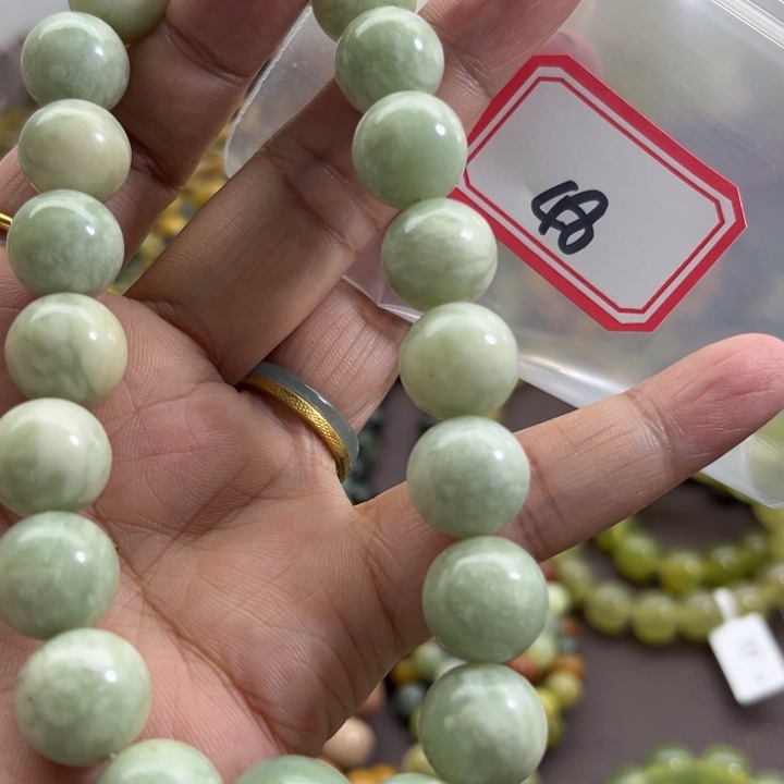 蛇纹石玉未镶嵌手链