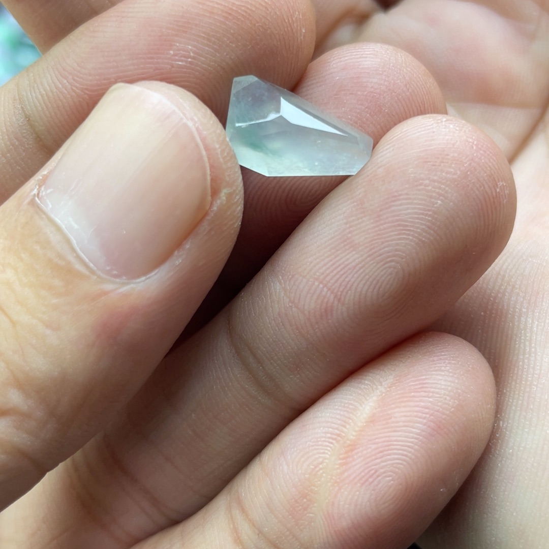 S***a翡翠未镶嵌颈饰翡翠