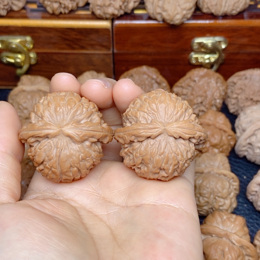 【闪购商品】文玩核桃吊坠白狮子40