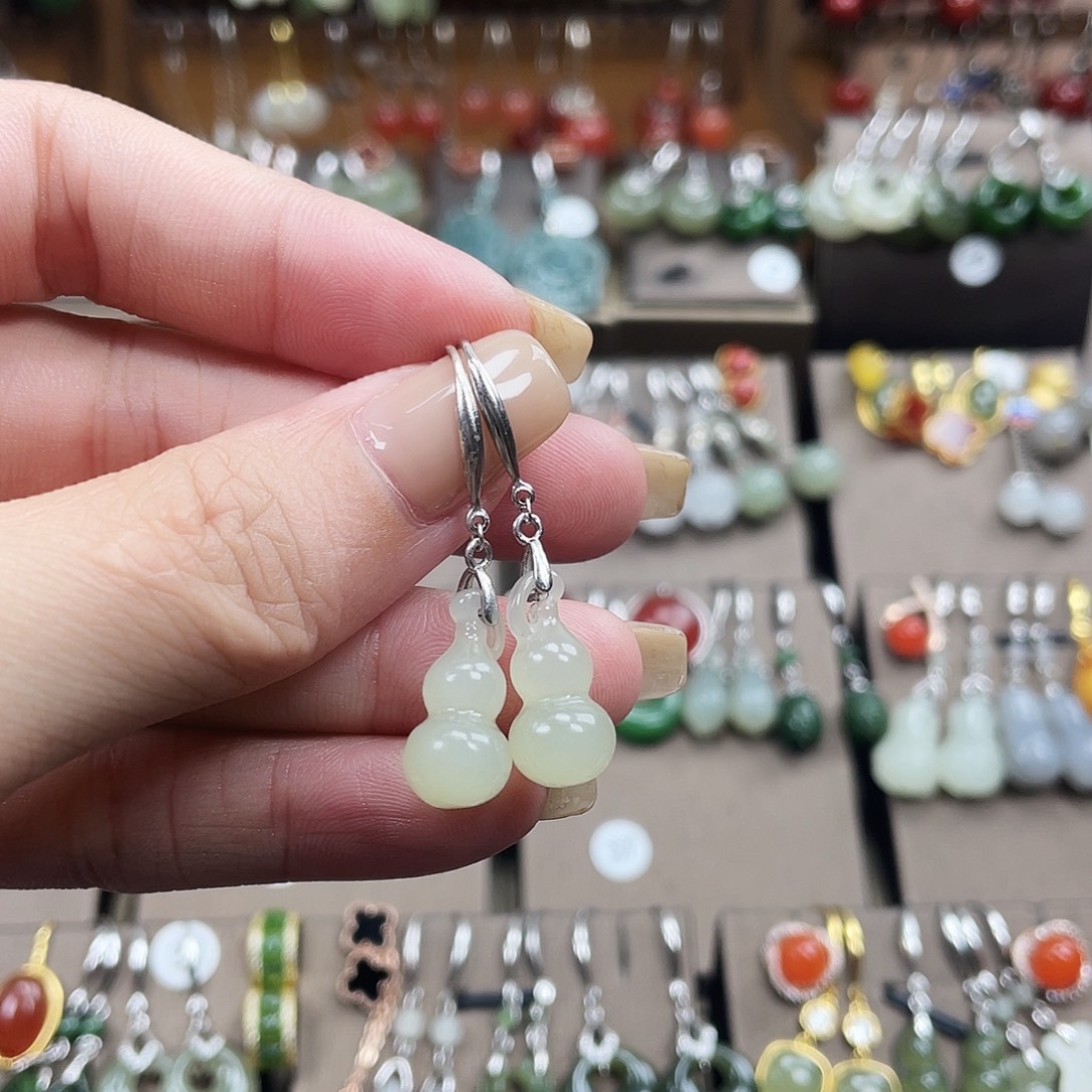 和田玉银S925镶嵌耳饰葫芦