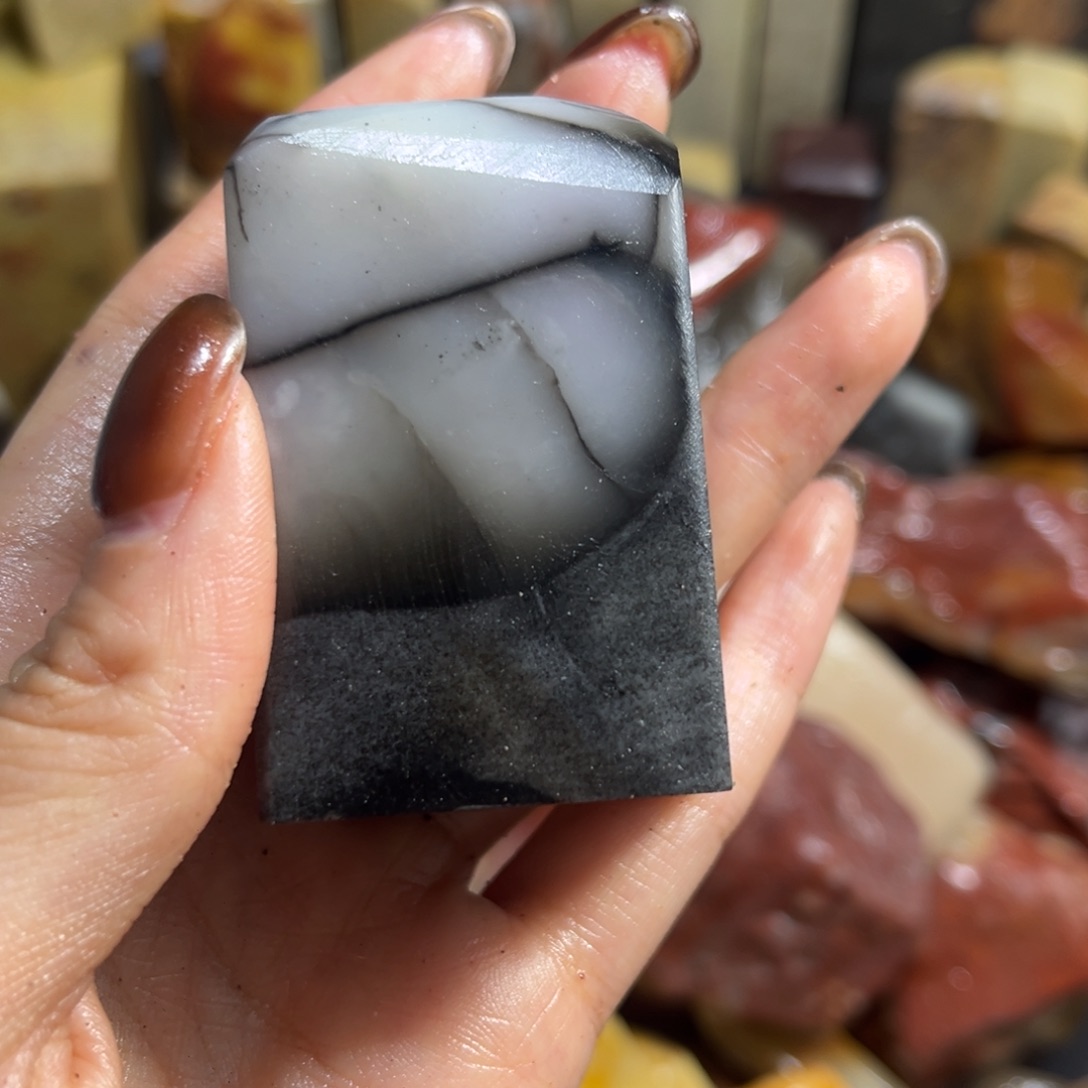 燎***人大叶紫檀（黑酸枝木类）寿山石