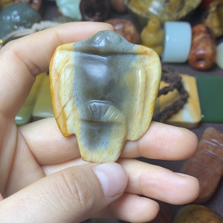 岫岩河磨玉（透闪石质玉）未镶嵌颈饰