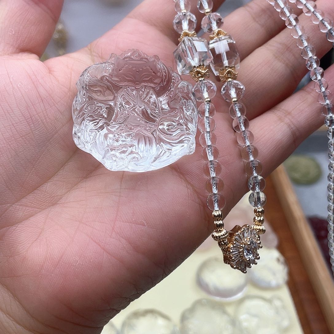 云****银S925镶嵌颈饰水晶