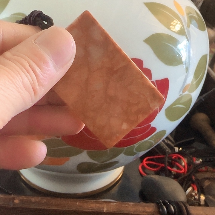 石英质玉颈饰合金