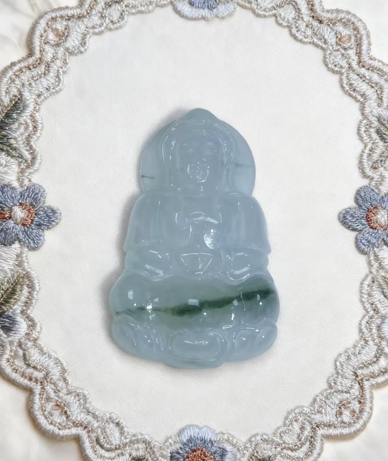 天然翡翠飘花小观音