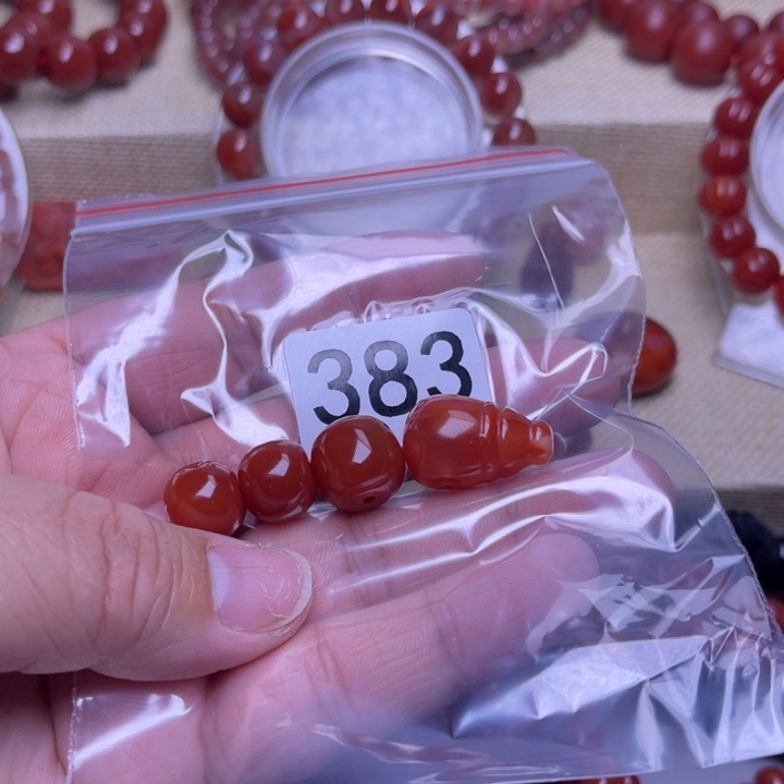 向***葵南红玛瑙未镶嵌手链